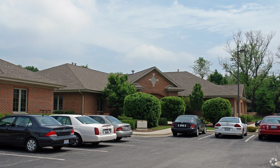 More Photos Of 6743-6747 S Kingery Hwy, Willowbrook Office For Lease