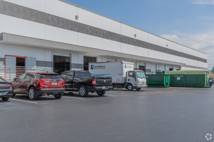 More Photos Of 5035 W Hillsborough Ave, Tampa Warehouse For Lease
