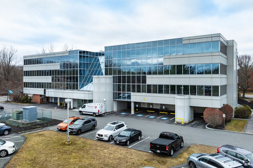 More Photos Of 3 Edgewater Dr, Norwood Office For Lease