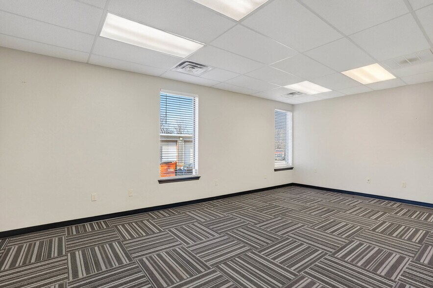 More Photos Of 17311 NE 23rd St, Choctaw Office For Lease