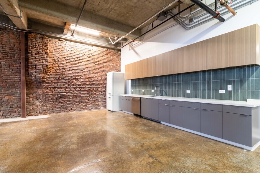 More Photos Of 1023 Mission St, San Francisco Light Manufacturing For Lease