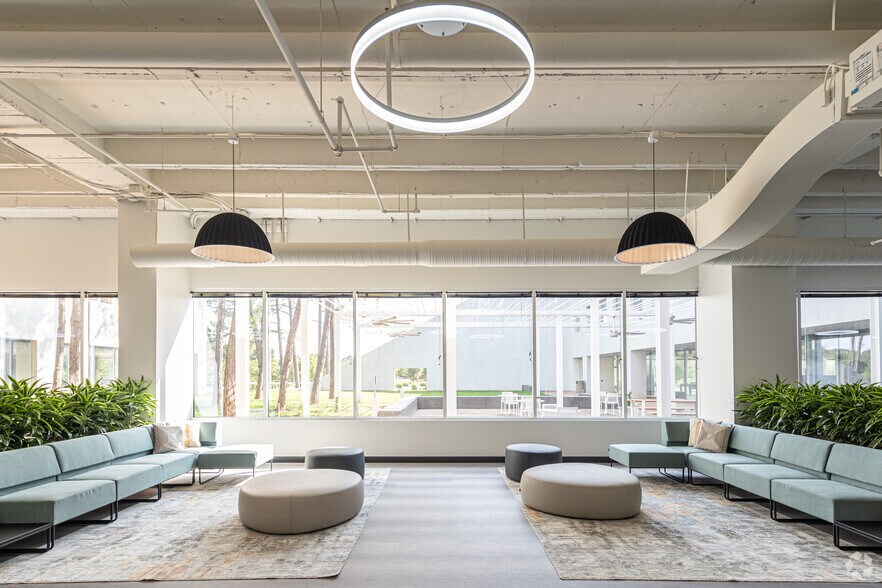 More Photos Of 1900 W Kirkwood Blvd, Southlake Office For Lease