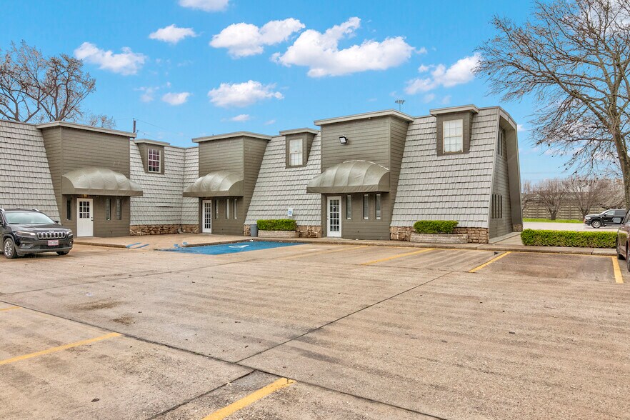 Primary Photo Of 3350 Mcfaddin St, Beaumont Storefront For Lease