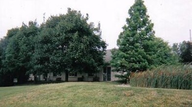 More Photos Of 933-941 Gardenview Office Pky, Creve Coeur Office For Lease