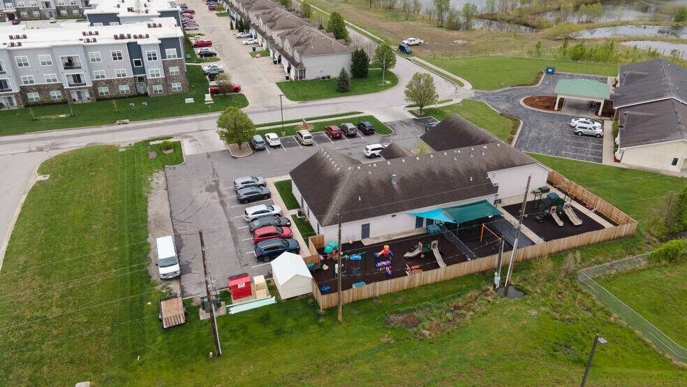 More Photos Of 120 NW Garden St, Grain Valley Office For Sale