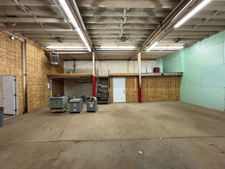 More Photos Of 1711 Union Rd, West Seneca Self Storage For Lease