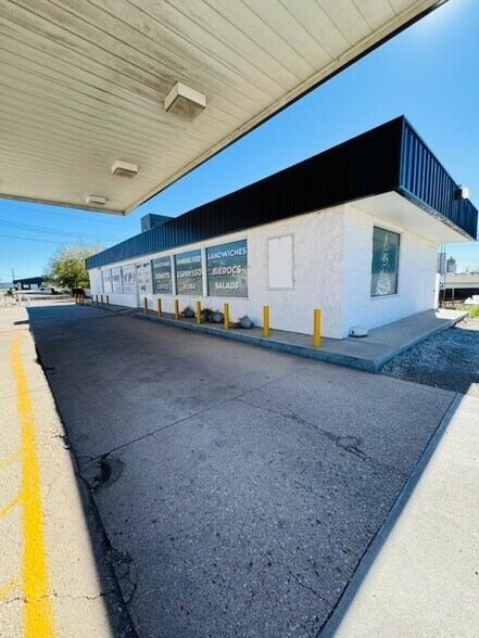 More Photos Of 506 E B St, McCook General Retail For Sale