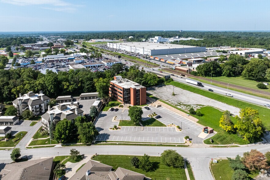 More Photos Of 201 E Partridge Ave, Independence Office For Sale