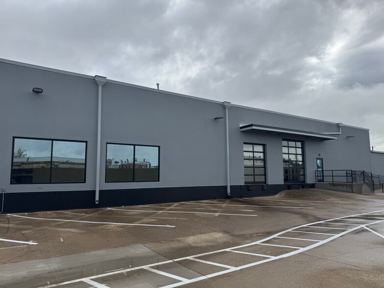 Primary Photo Of 4746 Memphis St, Dallas Light Distribution For Lease