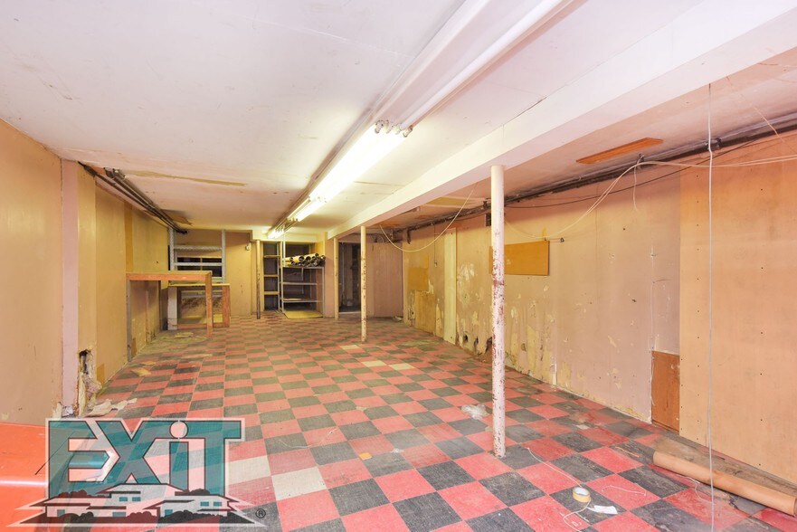 More Photos Of 596 5th Ave, Brooklyn Storefront Retail Residential For Lease