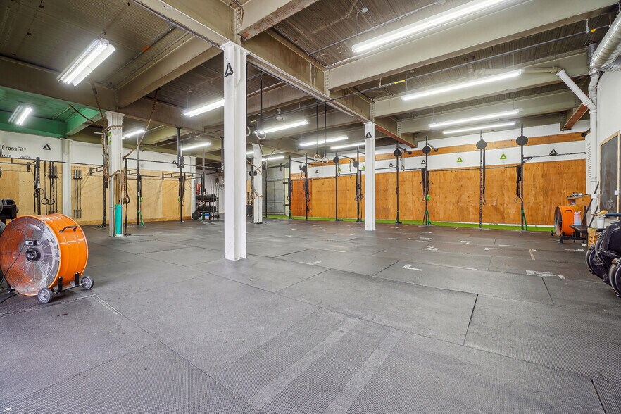 More Photos Of 1000 Rue Hickson, Verdun Office For Lease