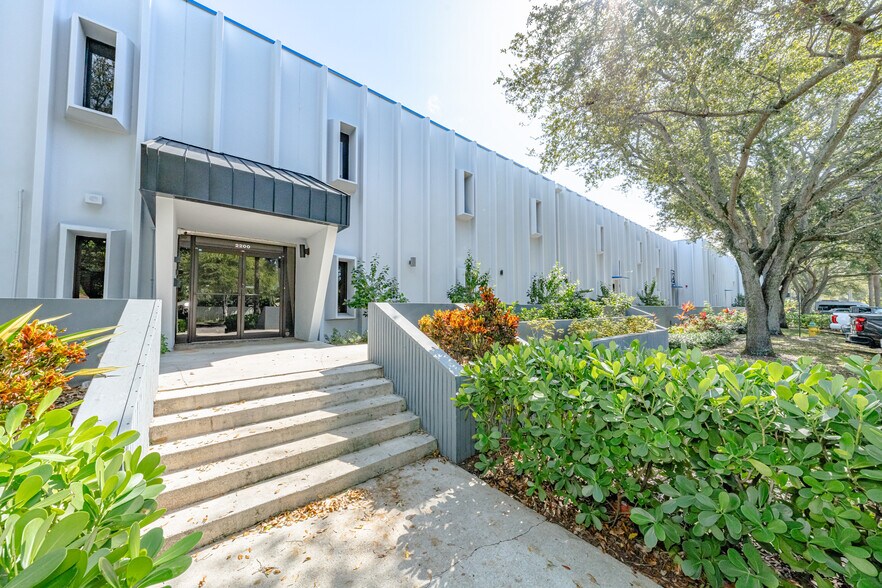 More Photos Of 2100-2290 SW 71st Ter, Davie Warehouse For Lease