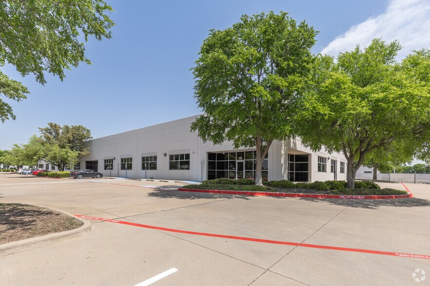 Primary Photo Of 16650 Westgrove Dr, Addison Light Manufacturing For Lease