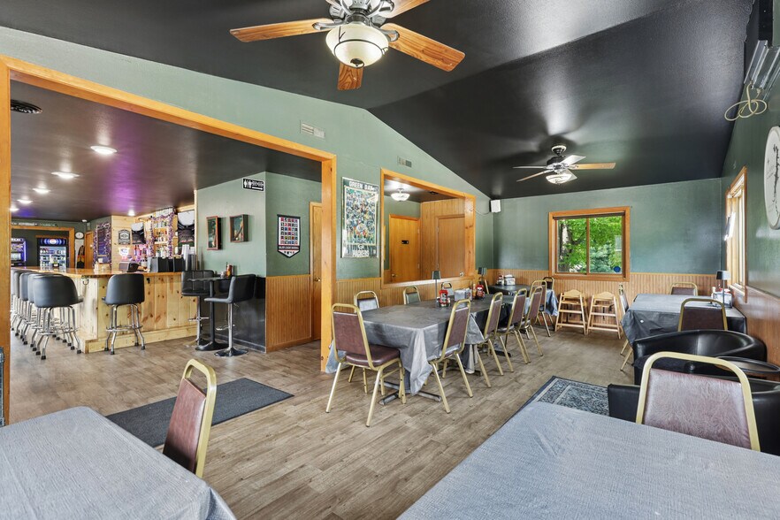 More Photos Of 309 Trail St, La Valle Restaurant For Sale