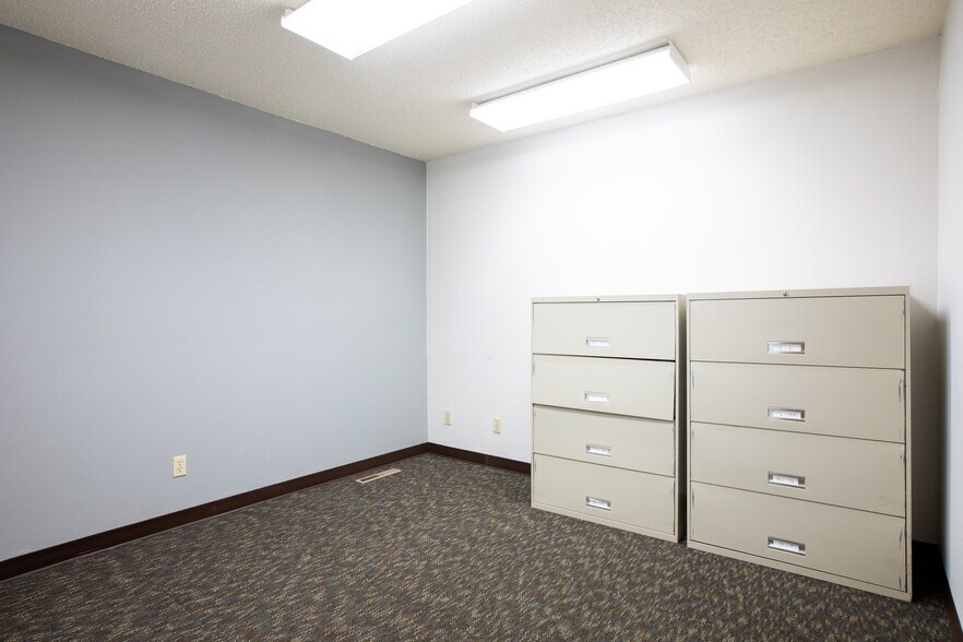 More Photos Of 1411 W Dakota Pkwy, Williston Office For Lease
