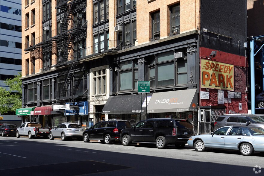 More Photos Of 66 W Broadway, New York Office For Lease