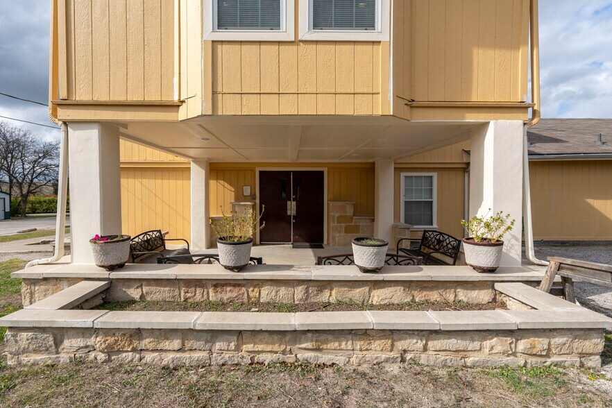 More Photos Of 11200 Thaxton Rd, Austin Religious Facility For Sale