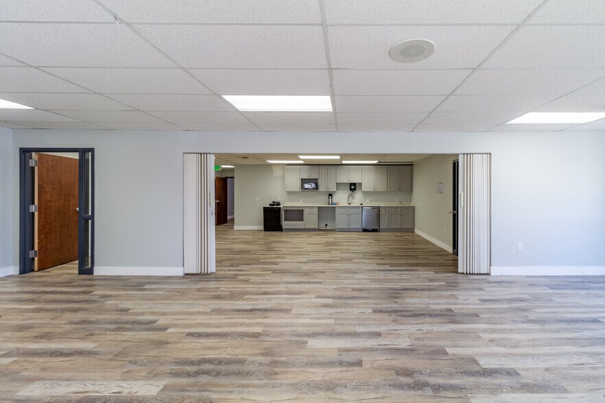 More Photos Of 1350 Independence St, Lakewood Office For Sale