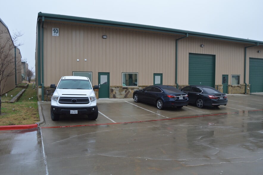 More Photos Of 124 Rose Ln, Frisco Warehouse For Lease