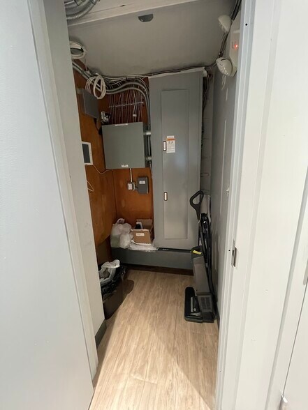 More Photos Of 1962 Beacon St, Brighton Apartments For Lease