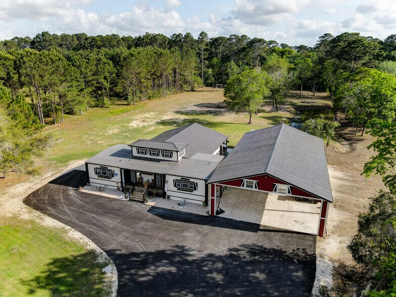 More Photos Of 4388 County Road 197, Alvin Specialty For Sale