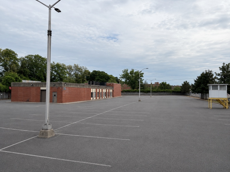 More Photos Of 10701 Avenue D, Brooklyn Warehouse For Sale