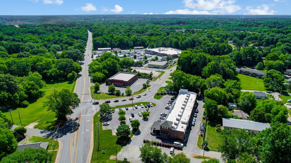 More Photos Of 200 Dobys Bridge Rd, Fort Mill Storefront For Lease