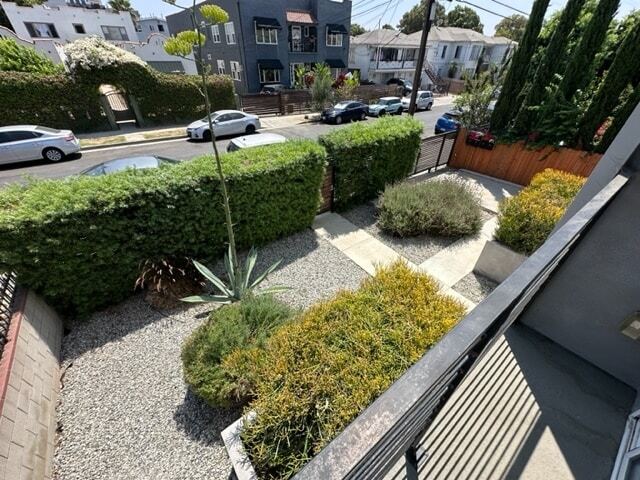 More Photos Of 1221-1223 1/2 N Kenmore Ave, Los Angeles Apartments For Sale