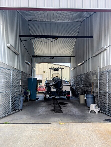 More Photos Of 2108 Pacific St, Bellingham Industrial For Sale