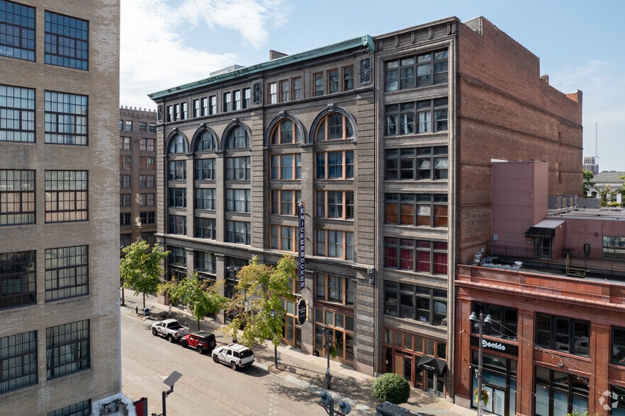 Primary Photo Of 1308 Washington Ave, Saint Louis Apartments For Sale