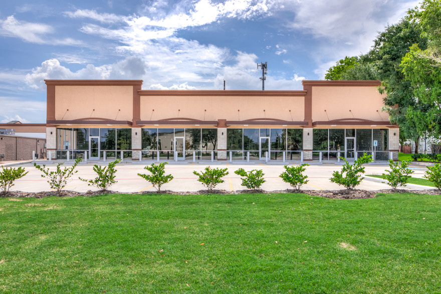 Primary Photo Of 18010 Kingsland Blvd, Houston Storefront Retail Office For Sale