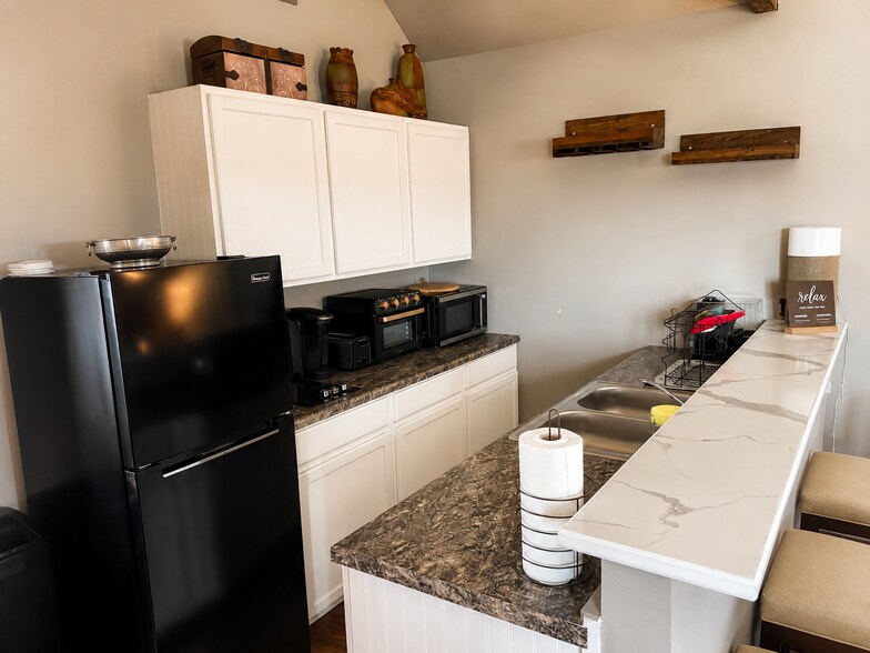 More Photos Of 208 Valley View Dr, Kerrville Lodge Meeting Hall For Sale