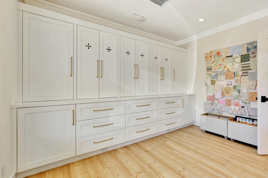 More Photos Of 725 N A1A, Jupiter Medical For Sale