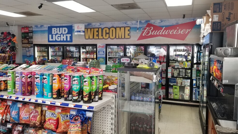 More Photos Of 717 S Broad St, Brooksville Service Station For Sale