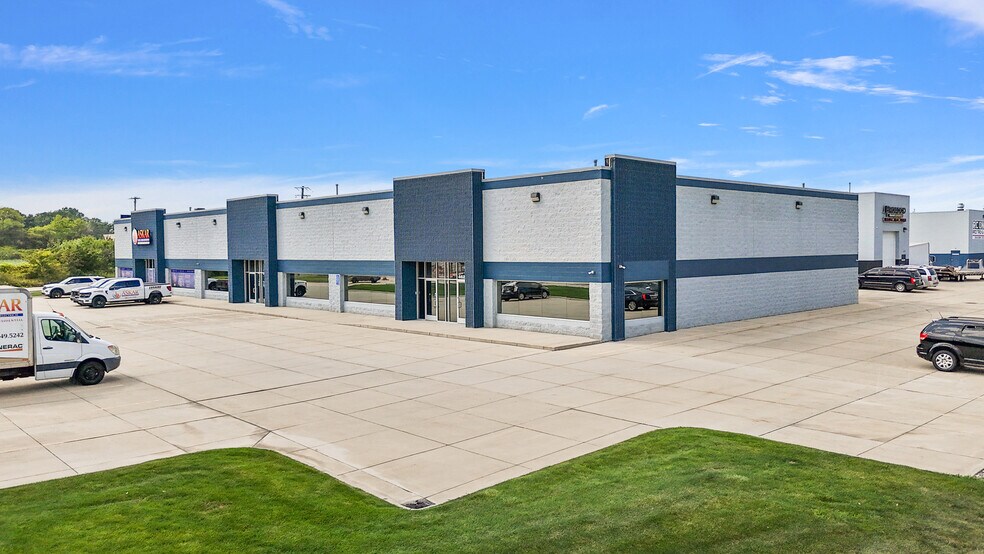 More Photos Of 46262 Erb Dr, Macomb Warehouse For Lease
