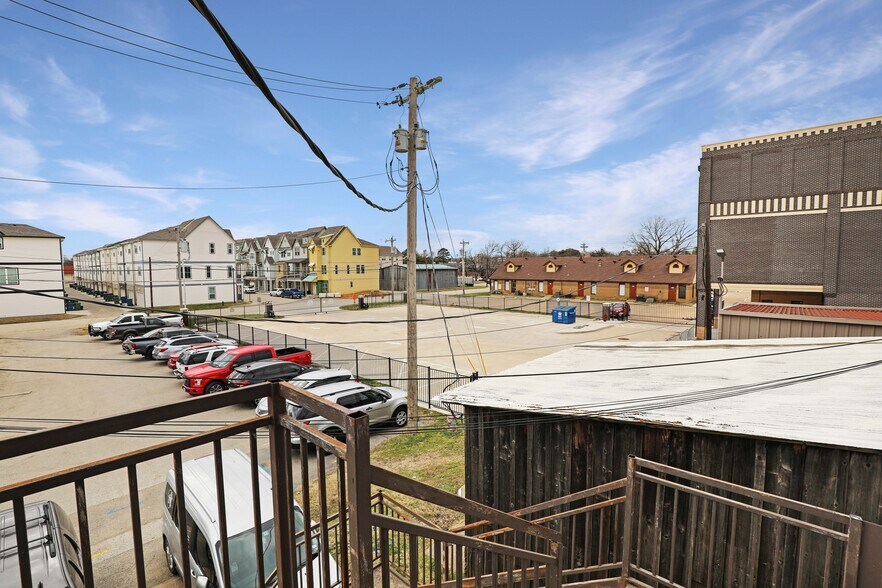 More Photos Of 150 W Main St, Lewisville Bar For Lease