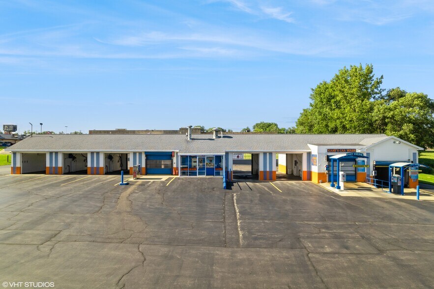More Photos Of 731 Midwest Ct, Freeport Carwash For Sale
