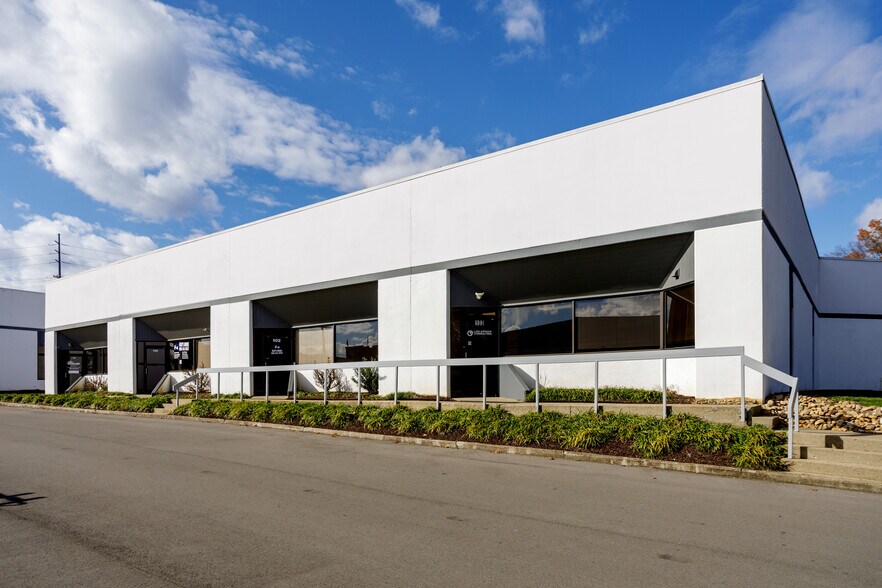 More Photos Of 475 Metroplex Dr, Nashville Light Distribution For Lease