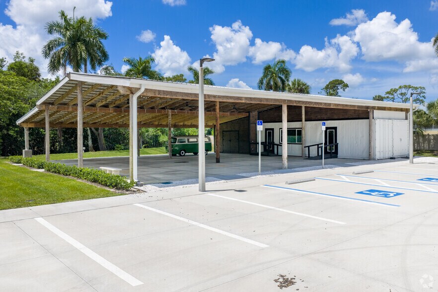 More Photos Of 6901 Hendry Creek Dr, Fort Myers Unknown For Sale