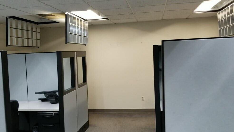 More Photos Of 28124 Orchard Lake Rd, Farmington Hills Medical For Lease