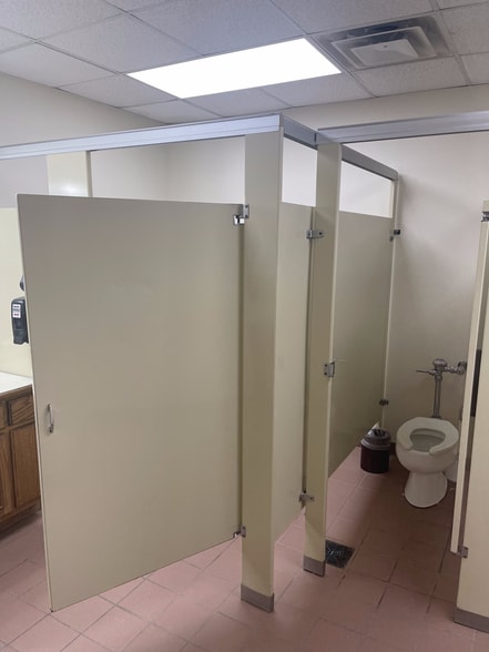 More Photos Of 3455 Keith Bridge Rd, Cumming Freestanding For Sale