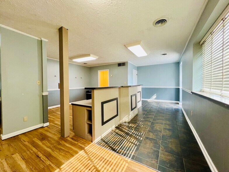 More Photos Of 414 Public Sq, Columbia Office For Sale