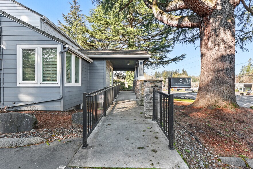 More Photos Of 6500 SW Beaverton-Hillsdale Hwy, Portland Office For Sale