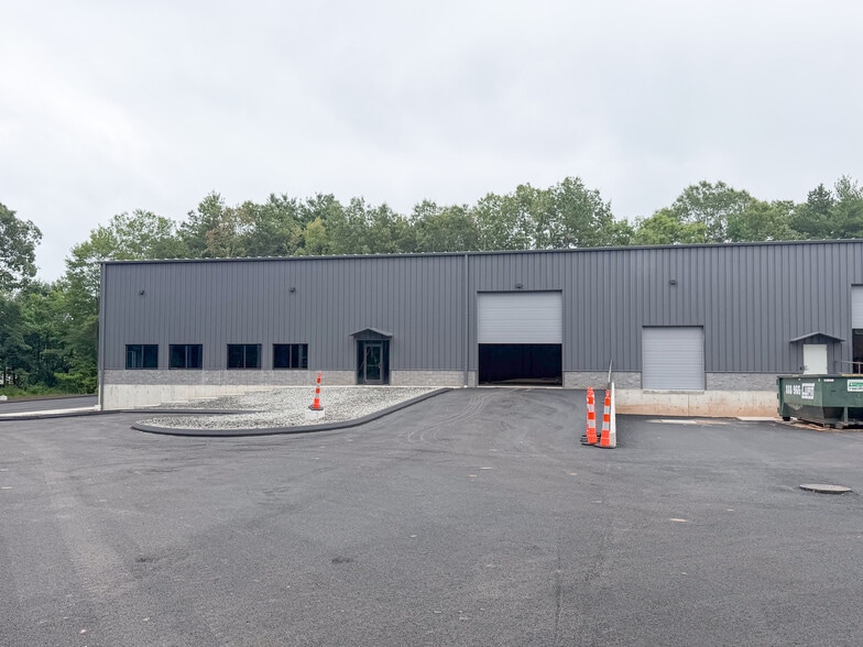 More Photos Of 135 Business Drive park, Bristol Industrial For Lease