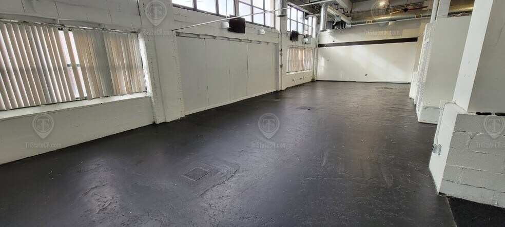 More Photos Of 164 20th St, Brooklyn Office For Lease