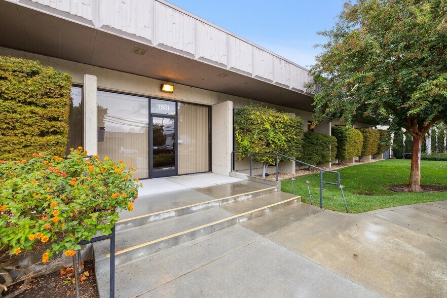 More Photos Of 1551 Dell Ave, Campbell Manufacturing For Sale