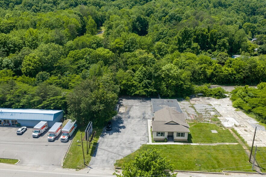 Primary Photo Of 901 S Main St, Rocky Top Office For Lease