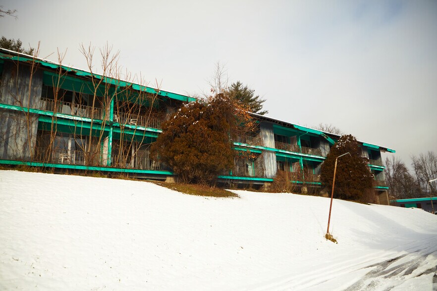 More Photos Of 175 S Main St, Ellenville Hotel For Sale