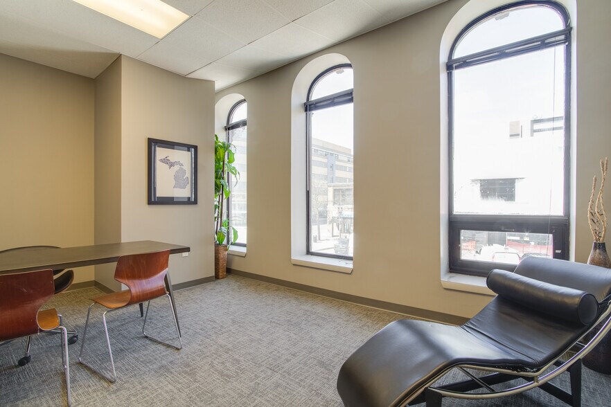 More Photos Of 227-229 S Washington Sq, Lansing Storefront Retail Office For Sale