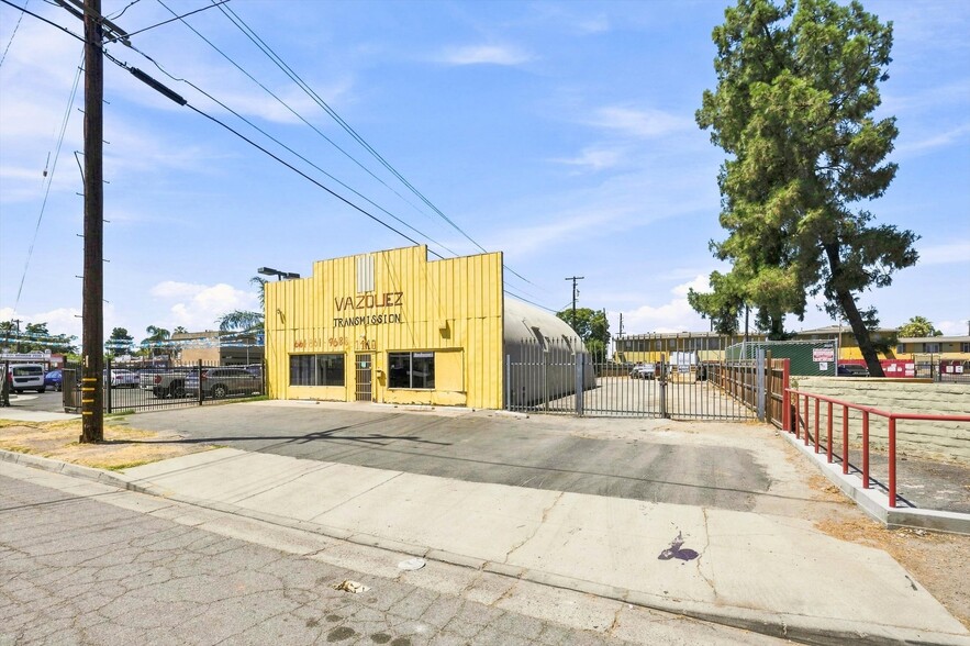 More Photos Of , Bakersfield General Retail For Sale